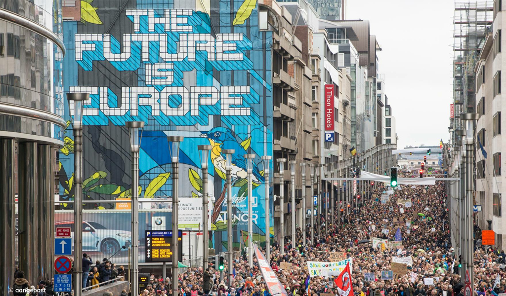 You are currently viewing « Climat, le vent se lève ! » : un enjeu politique clé au coeur de l’Université d’IEW