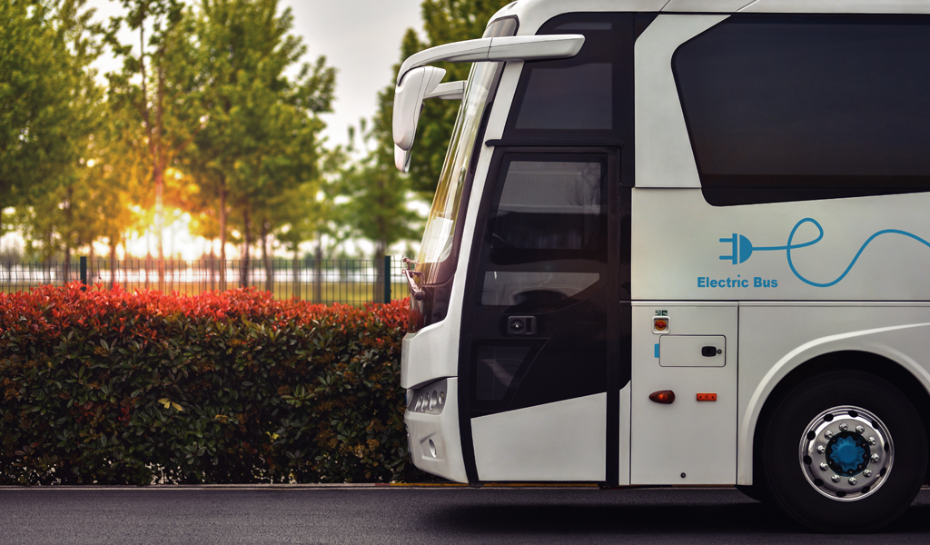 You are currently viewing Electrifier les véhicules de transport en commun : un défi multidimensionnel
