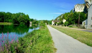 Lire la suite à propos de l’article Indurer un aménagement dédié à la mobilité active en milieu non-urbanisé est-il contre nature ?