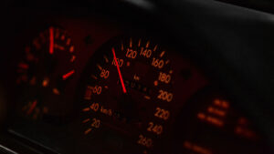 Lire la suite à propos de l’article Réduction de la vitesse sur autoroute : une mesure qui ne convainc vraiment personne ? 